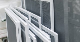 Москитные сетки на пластиковые окна Карталы купить по цене от 938 руб.